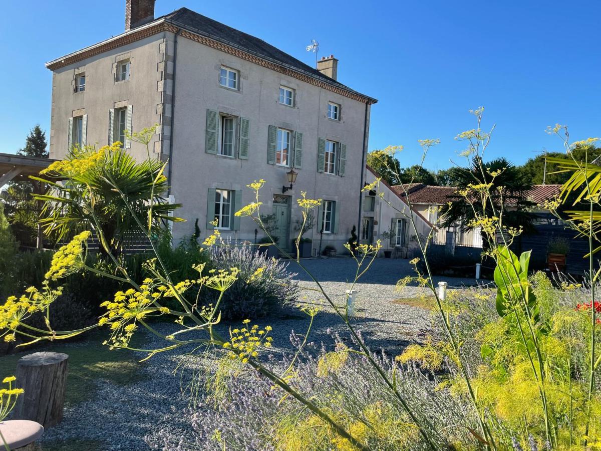 Maison Hirondelles Hotes Mezieres-sur-Issoire Zewnętrze zdjęcie